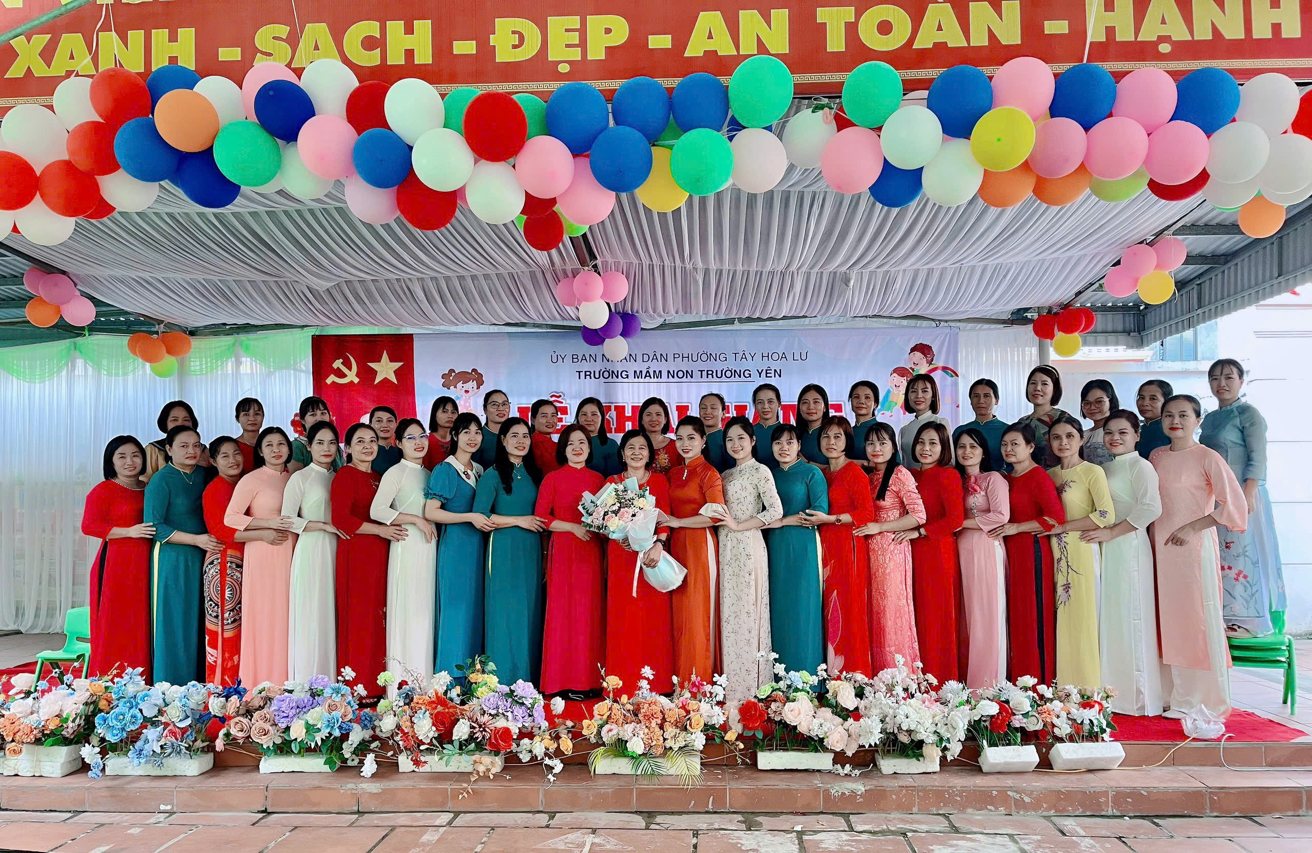 ảnh tập thể CBGV